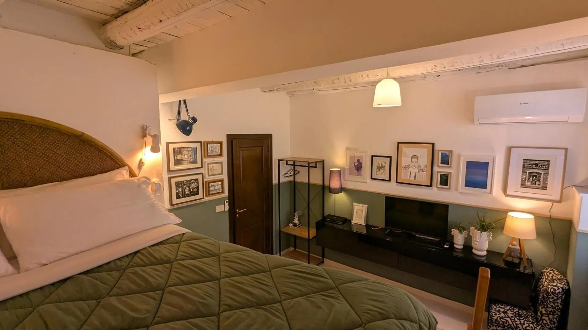 B-Twenty7 Apartment Palermo 0*,  Italy